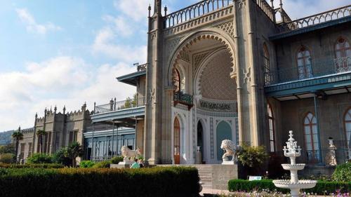 История создания самого сложного и уникального явления в архитектуре - южнобережной резиденции графа М. с. Воронцова. 01