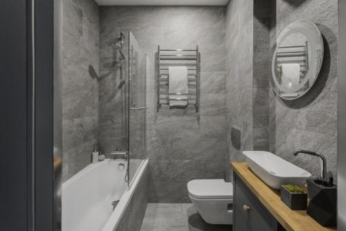 Что бывает, если заранее не продумать вентиляцию или предусмотреть недостаточное количество розеток в квартире? 03