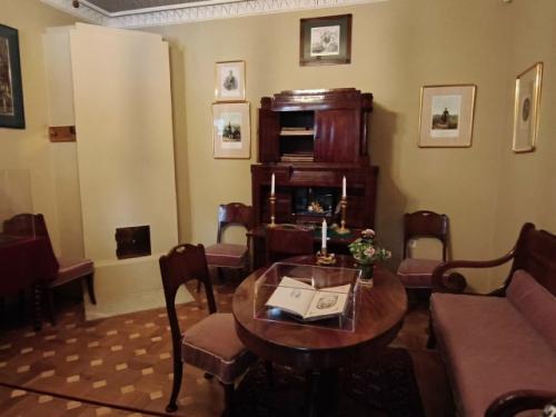 Продолжение прогулки в парке Александрия. 06