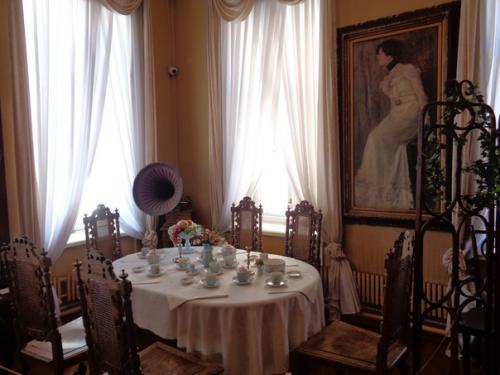 Как будто перенеслась в давно ушедшее время, побывав в старинном особняке на набережной в г. Архангельске. 05