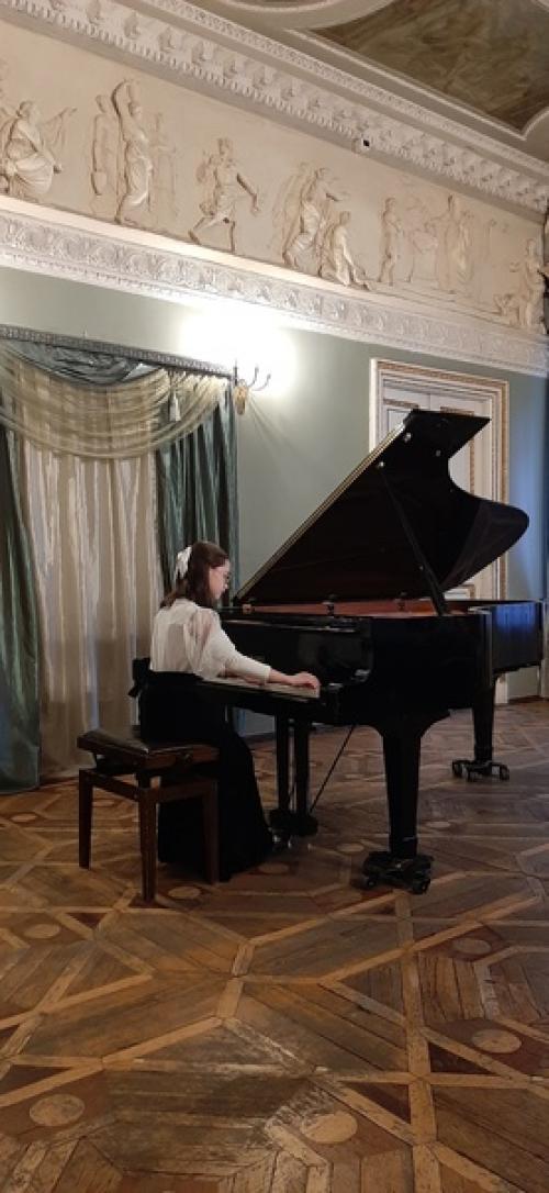 Потрясающий вечер понедельника, концерт в доме кочневой! 03