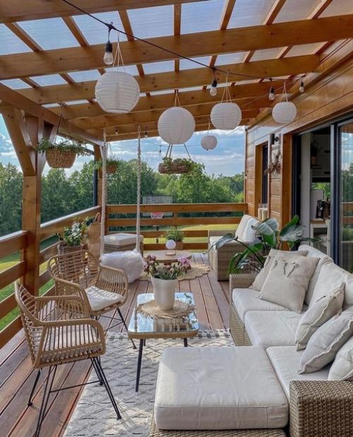 Главная изюминка этого уютного дома - это даже не прекрасная деревянная мебель и стильные деревянные акценты. 07