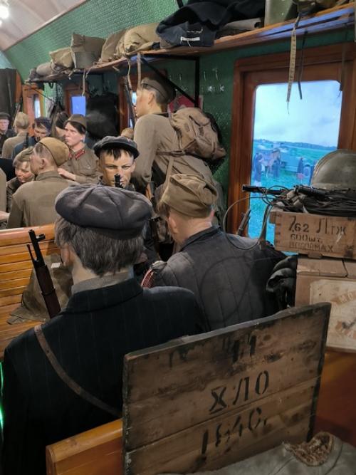 40 минут внутри поезда победы прошли с полным погружением в реальность того времени. 02 40 минут внутри поезда победы прошли с полным погружением в реальность того времени. 02