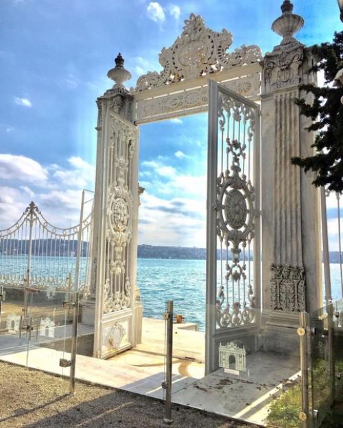 А вы знали, что самый большой дворец Турции находится в Стамбуле? 01