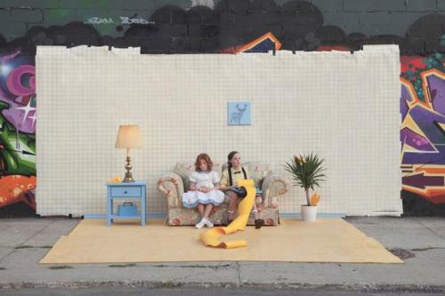 Как дома:  Фотограф Джастин беттман улицы в гостиные комнаты превратил. 02