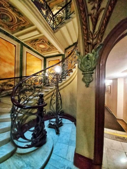 Меня пустили пофотографировать на первом этаже дома елисеевых. 07