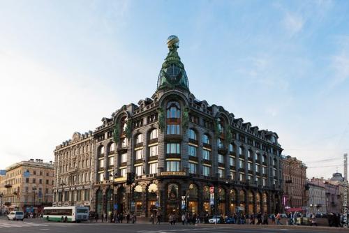 Петербургские дома с именами.