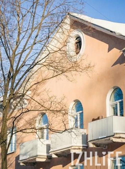 История одного дома: арки, граффити, пленные немцы и подземный ход на завод. 06