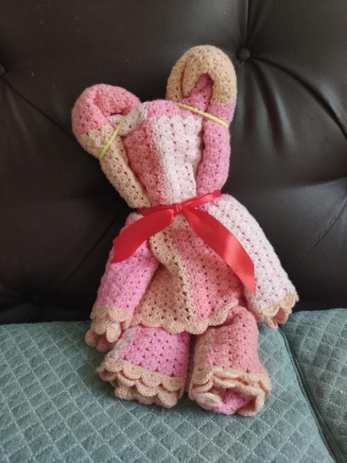 Такая вещь как плед, на мой взгляд, достаточна универсальна. 01