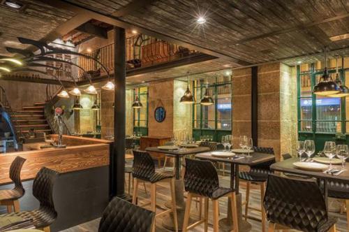Часть 1. уникальный интерьер ресторана в историческом центре Лиссабона от украинских дизайнеров. 07