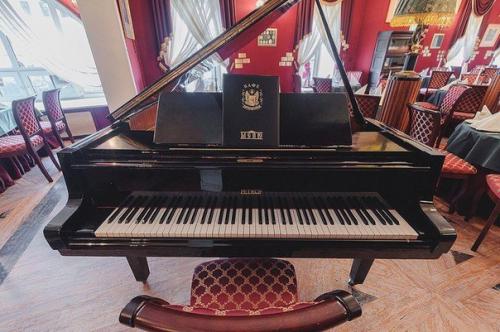 10 ресторанов и кафе с живой музыкой в Петербурге. 08