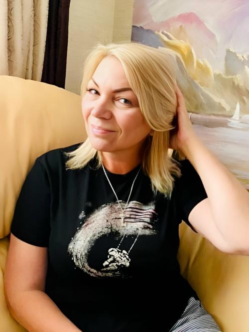 Проснулась с мыслью, вау я выспалась и готова горы свернуть.  