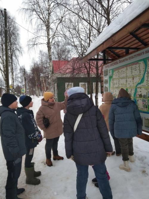 16 марта группа учащихся 5 б класса побывали в г. Мезень. 02