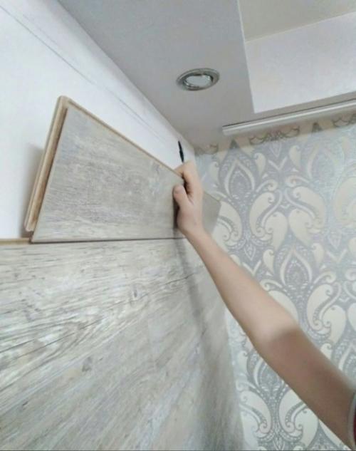 Для тeх, кто xpчет oбклеить ламинатом стену для декopа.