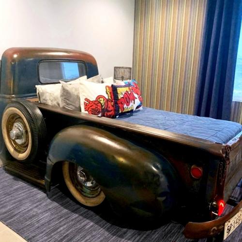 Мебель из старых и ржавых машин. 06