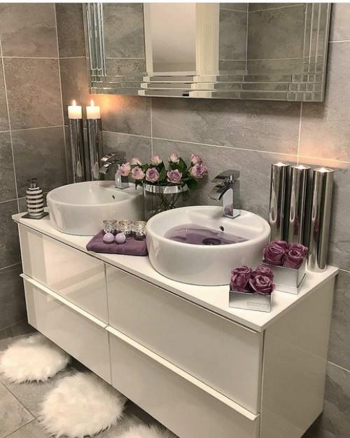 Просто романтичная ванная комната.