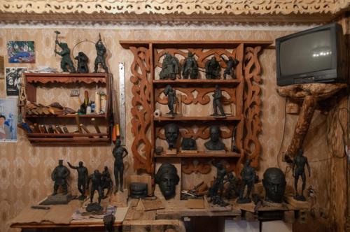 Тамбовчанин свою квартиру в дом викинга превратил. 07