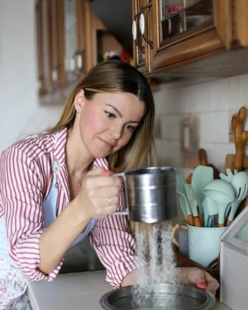 Не всем сейчас нравятся такие кухни, как у нас. 04