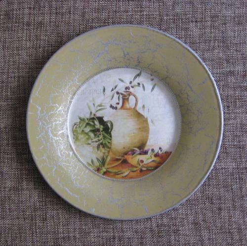 После окончания ремонта и расстановки мебели всегда возникает потребность добавить аксессуары на стену в интерьер. 02