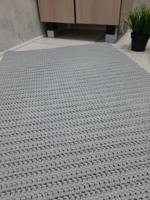 Он встречает вас нежно. 
