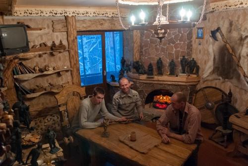 Тамбовчанин свою квартиру в дом викинга превратил. 03