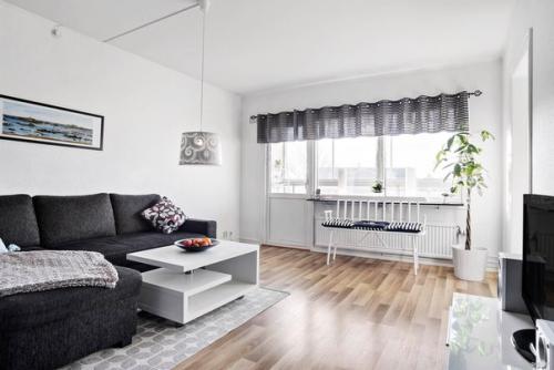 Лаконичный монохромный интерьер однокомнатной квартиры. 03