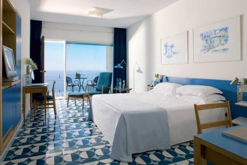 Интерьер спальни в голубом цвете. 06