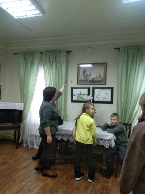 16 марта группа учащихся 5 б класса побывали в г. Мезень. 03