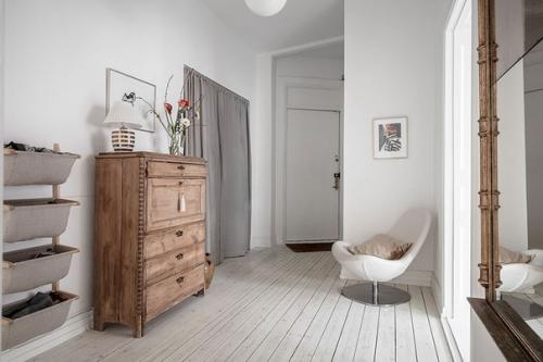 Один из секретов скандинавских интерьеров - нейтральная база и максимум вариантов преображения пространство с помощью деталей. 07