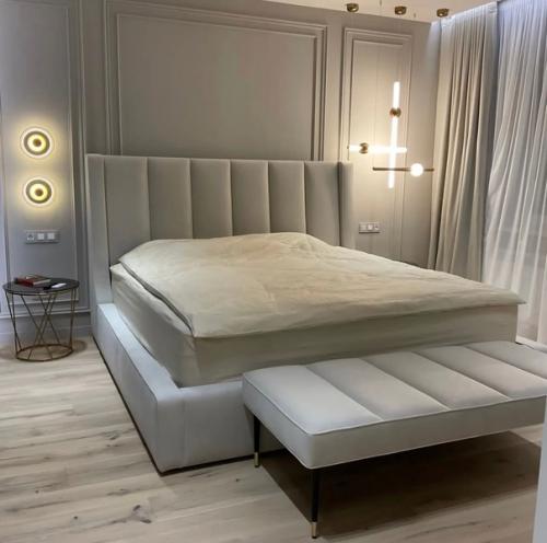 Кровать модерн командой изготовлена. 05