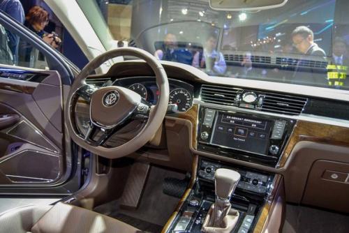 Новый большой Седан Volkswagen: роскошь в отделке и мощный двигатель. 04 Новый большой Седан Volkswagen: роскошь в отделке и мощный двигатель. 04