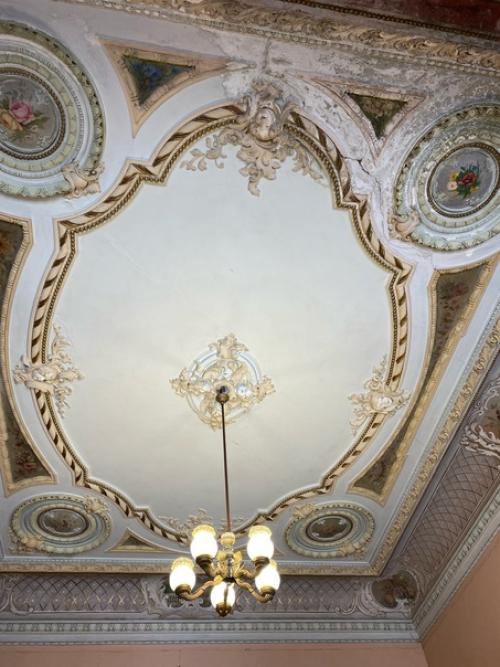 Уникальный дом ушковой, внутри дом амфиладный, то есть одна комната переходит в другую. 09