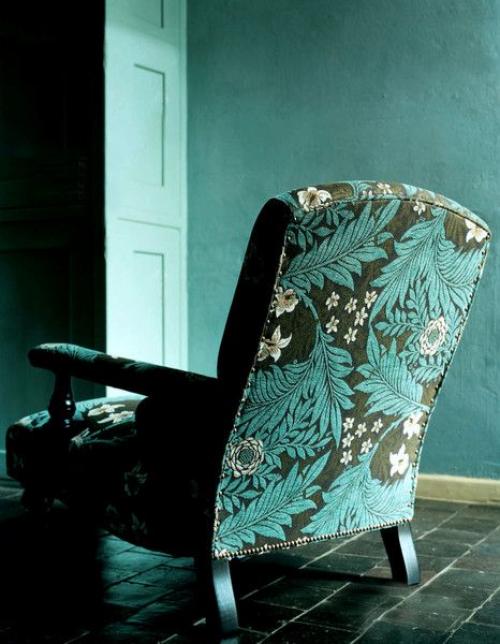 - Английский художник, дизайнер по ткани и мебели, оформитель книг, разработчик типографских шрифтов, поэт и социалист. 03