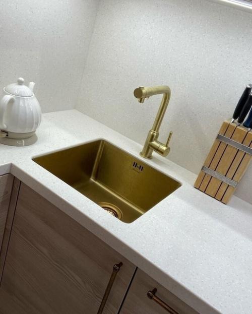 Реализованный проект с интересными решениями на кухне. 07