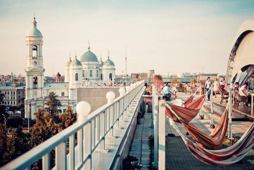 Интересные кафе и рестораны с качелями, гамаками. 01