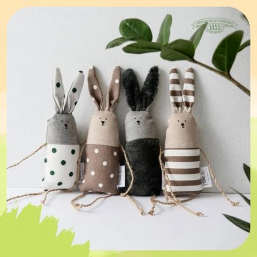 Пасха - светлый праздник, к которому хочется внести в интерьер дома больше тёплых тонов и милых украшений. 01