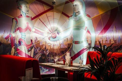 10 красочных заведений города, где можно зарядиться позитивом. 08