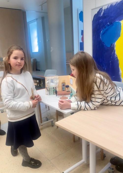 Очередное занятие в детской студии третьяковской галереи было посвящено усадьбам, а точнее их интерьерам. 02