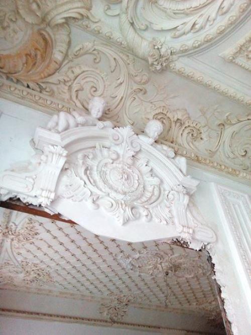 Интерьеры, скрытые от глаз прохожих на тысячи замков. 04