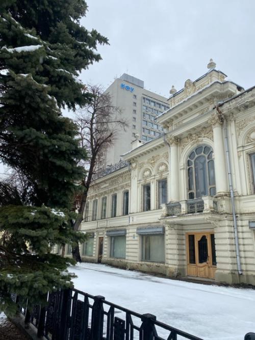 Уникальный дом ушковой, внутри дом амфиладный, то есть одна комната переходит в другую. 07