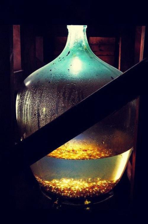 Ужин в аду.   Ресторан T'Spookhuys находится в городке тернхаут и его не зря называют Рестораном Ужасов или домом тысячи призраков. 09