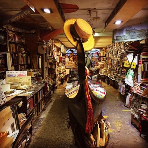 Книжные магазины, в которых легко потеряться на весь день. 02