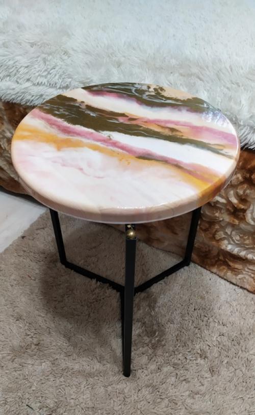 Моя знакомая сделала подруге незабываемый подарок на новоселье: уникальный столик ручной работы! 04