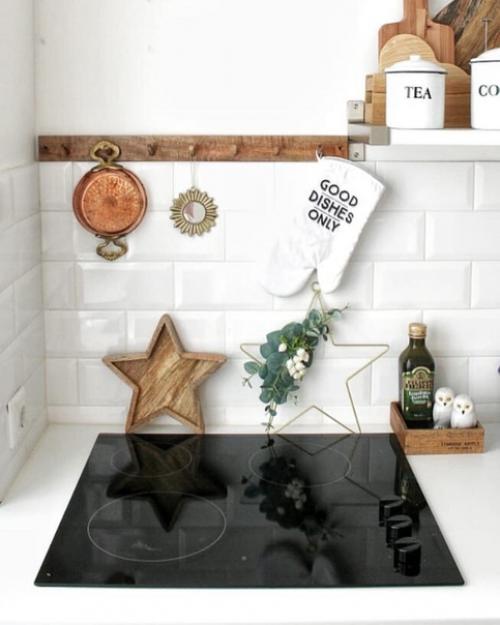 Светлая кухня с открытыми полками, 7 кв. 06