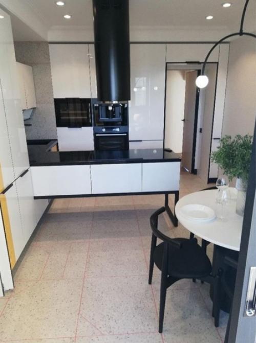 Стильный ремонт. На просторной кухне. 05