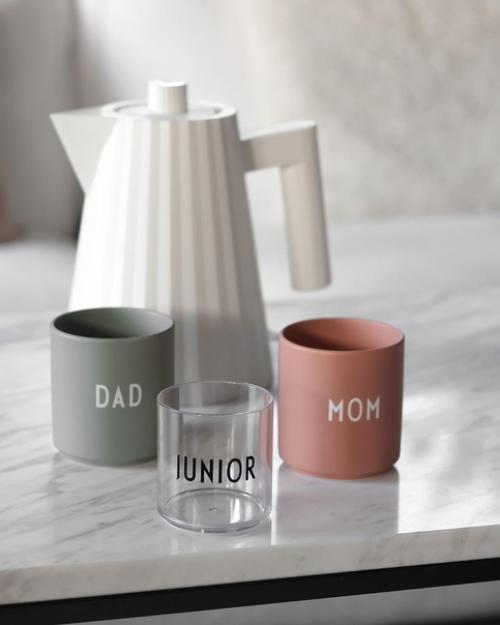 Любая деталь в минималистичном интерьере должна нести свою определенную функцию. 01