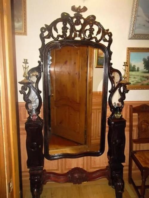 Первые зеркала - псише появились в конце Xviii века во Франции как составляющая дамского туалетного столика. 06