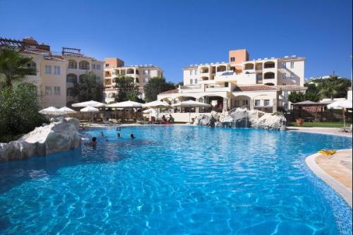 Доступные отели Кипра на майские праздники? 06