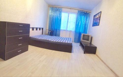 Сдам на длительный срок, однокомнатную квартиру возле метро озерки (две минуты пешем шагом. 01