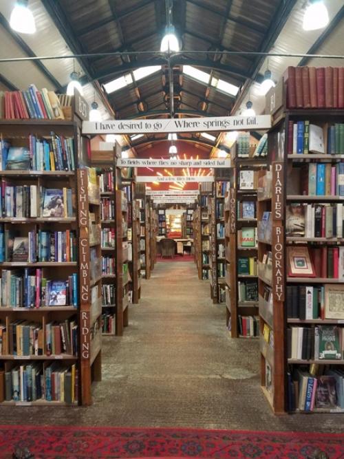 Книжные магазины, в которых легко потеряться на весь день. 01